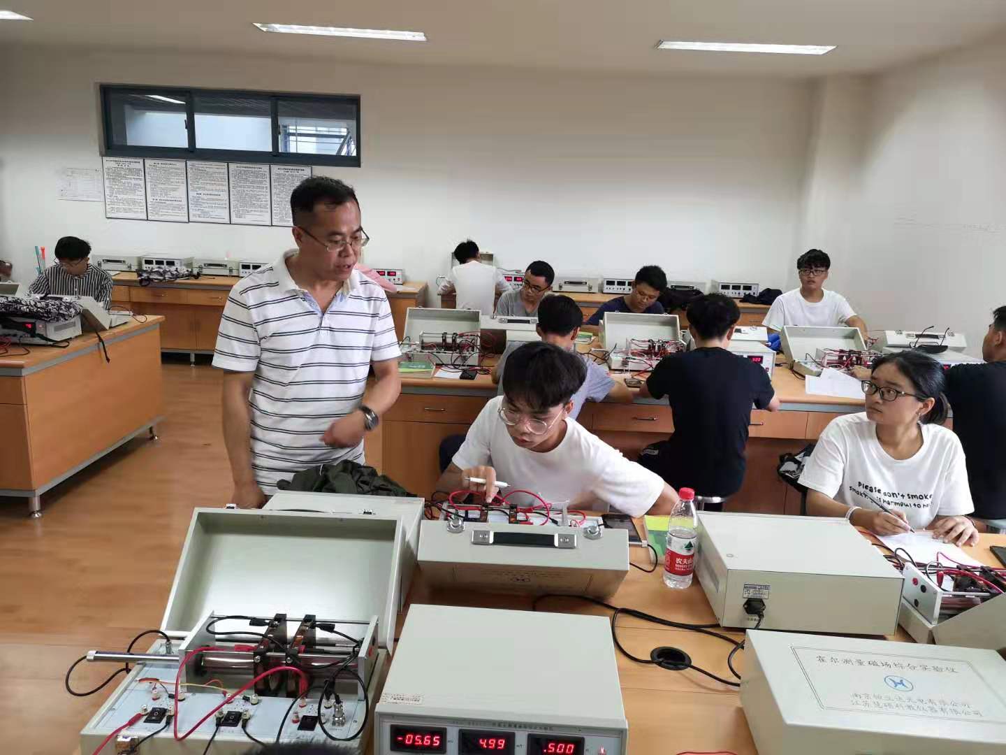 邹旭敏老师-大学物理实验.JPG